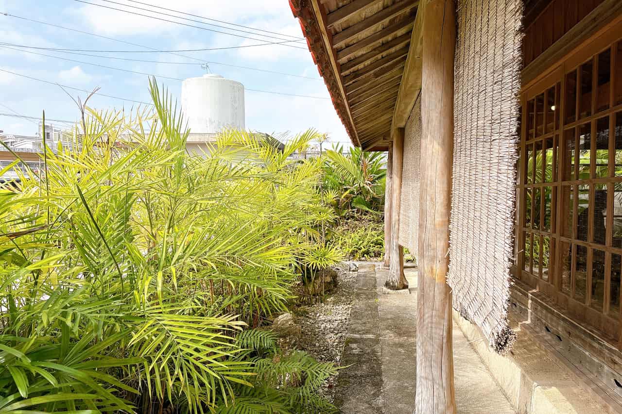 琉球の風を感じる築65年の古民家。 「koti（こち）琉球菓子とお茶」でひと息つきませんか（八重瀬町）