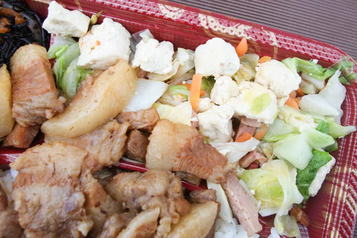 これぞ“うちなー弁当”の真骨頂！居酒屋「二号線」のガッツリ＆濃いめお弁当で元気をチャージしよう（那覇市）