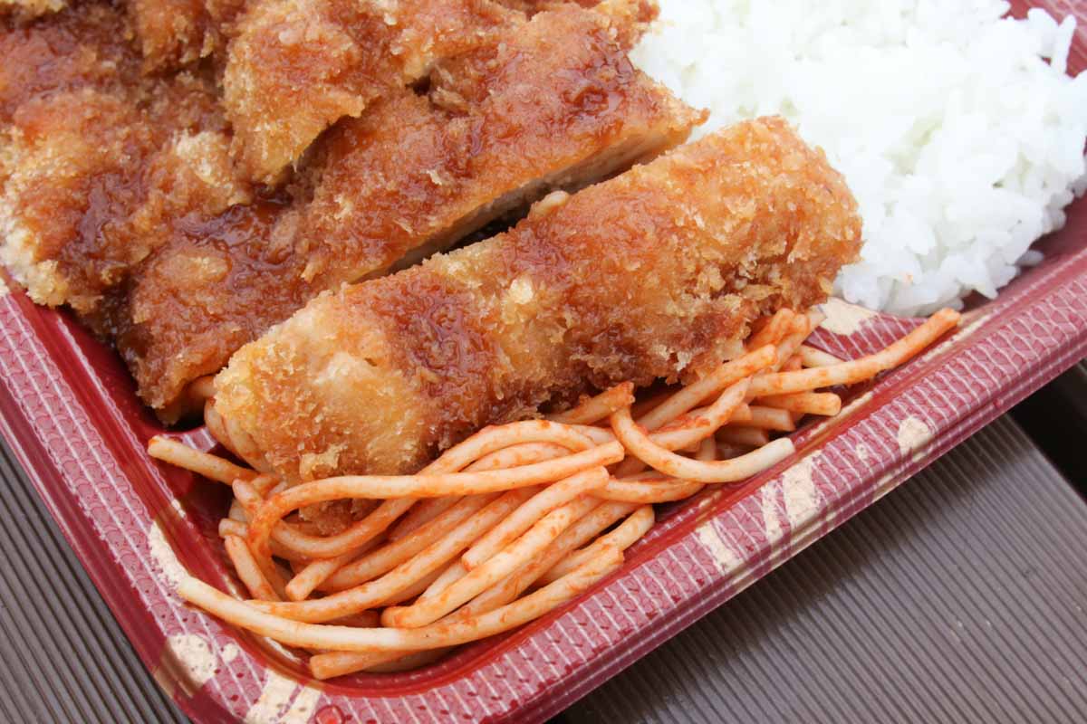 これぞ“うちなー弁当”の真骨頂！居酒屋「二号線」のガッツリ＆濃いめお弁当で元気をチャージしよう（那覇市）