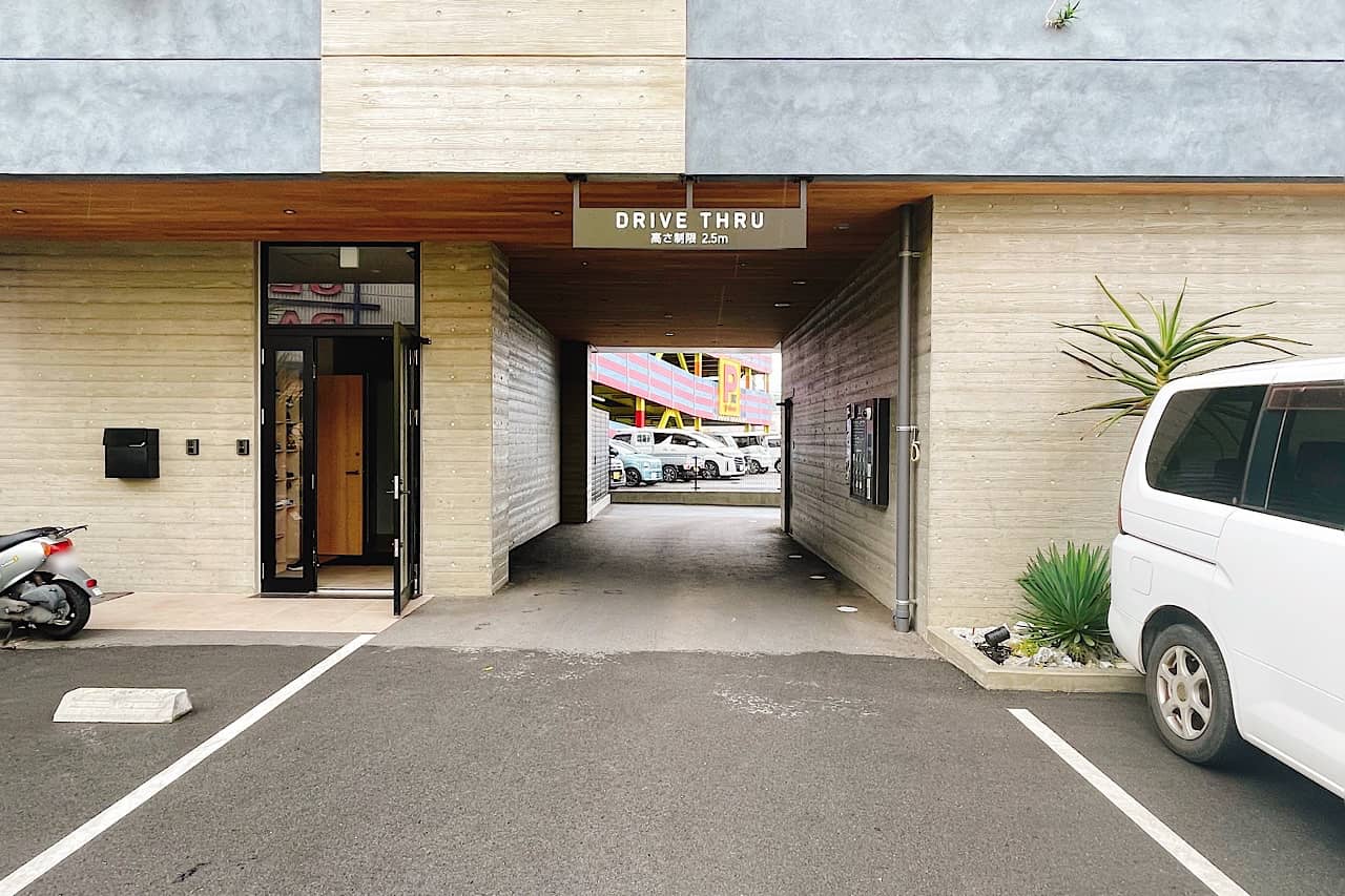 おむすびを味わい、ひと息つきたいときに。コーヒーと楽しめるカフェ「OMUSUBI COFFEE（オムスビコーヒー）」（南風原町）