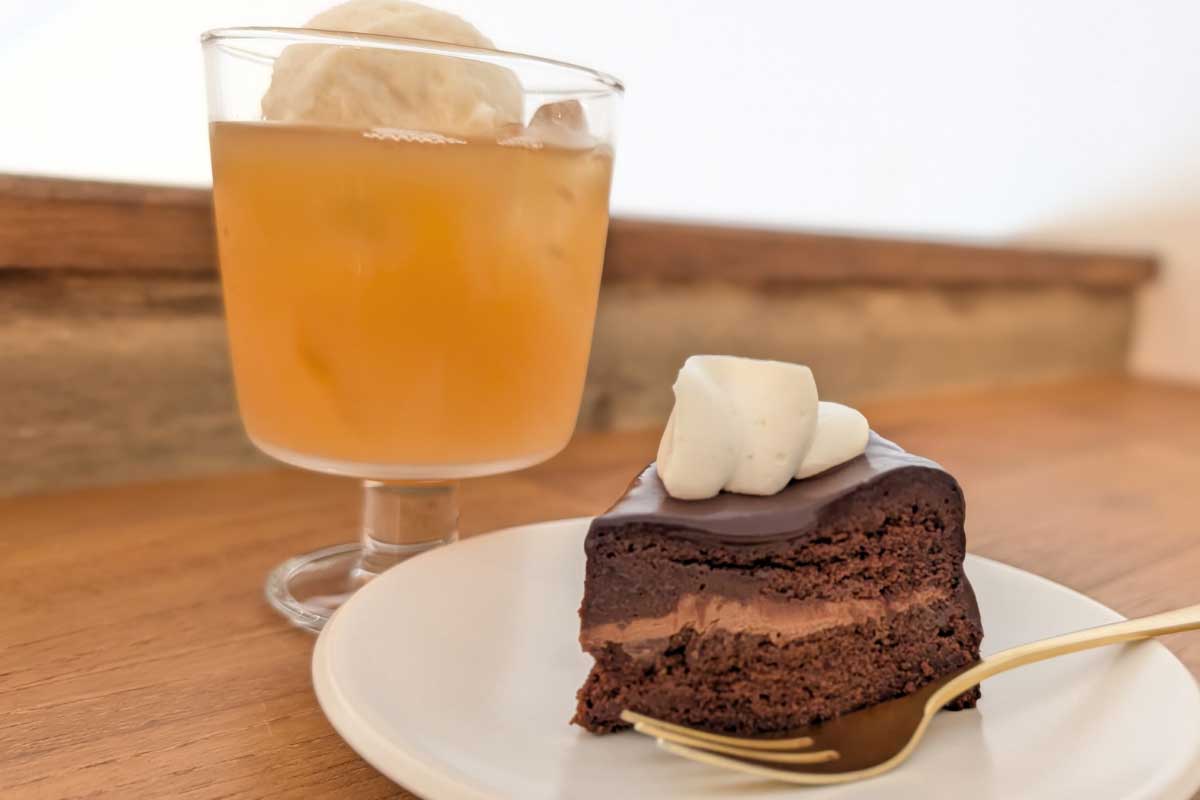 島の素材と“うれしい”の循環。五感で味わう至福のカフェタイム「ペストリーうんてん」（豊見城市）