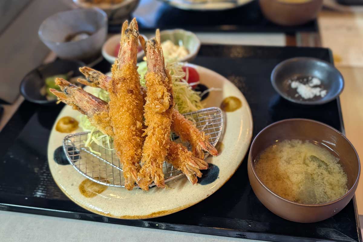 「ちょっと特別な日本食が食べたい...」パリふわ鰻にフレンチ風西京焼？「食堂うみの」で味わう至高の定食（南城市）