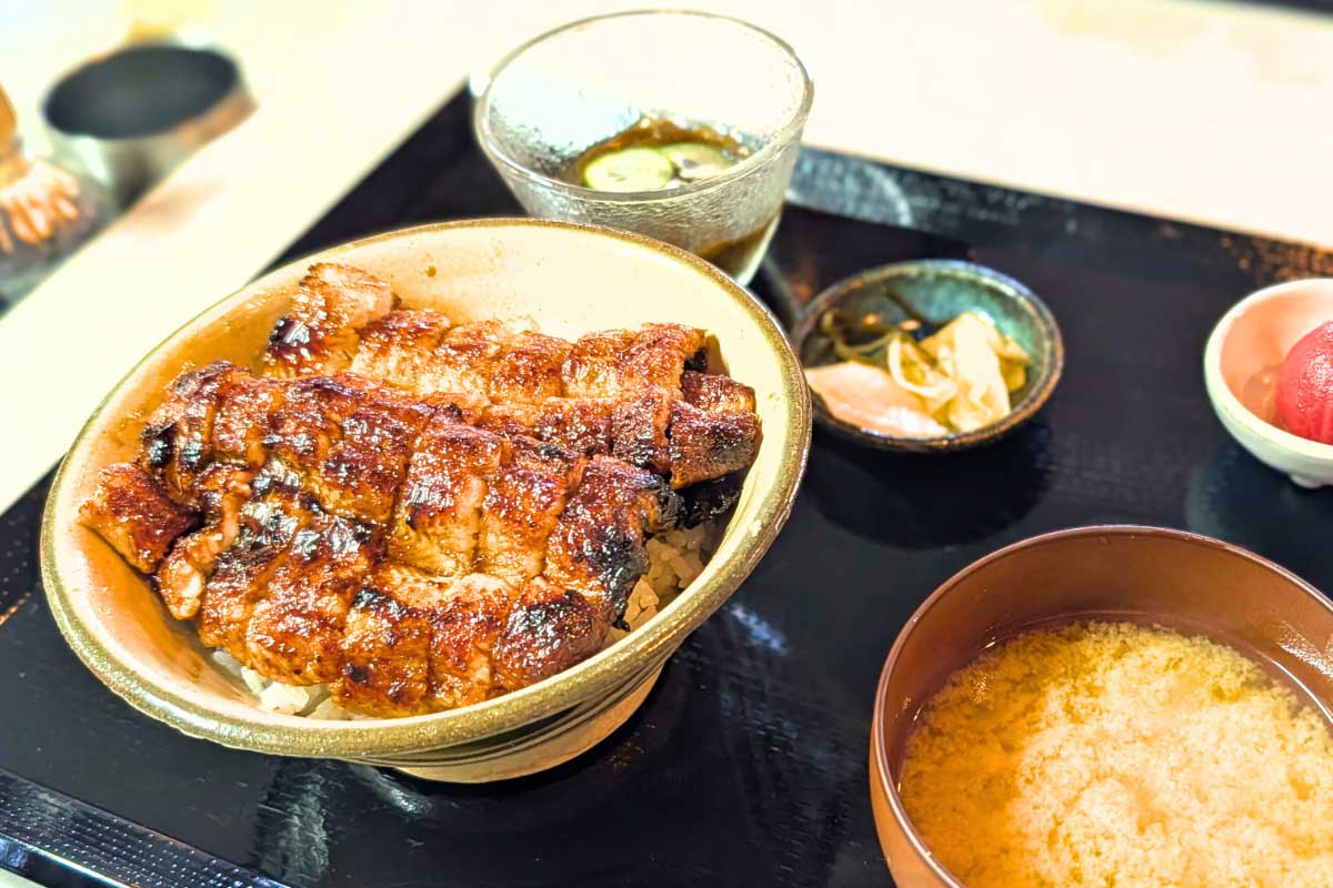 「ちょっと特別な日本食が食べたい...」パリふわ鰻にフレンチ風西京焼？「食堂うみの」で味わう至高の定食（南城市）