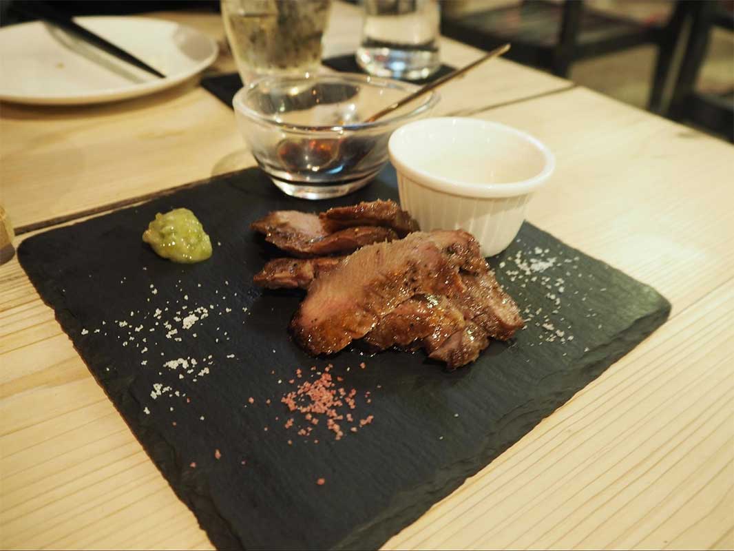 KOZAの夜はせんべろだけじゃない。気分はドイツ、そしてフランス！？Butcher Grill&Barでオトナ女子会。〜喜友名ひとみの酒場巡り〜（沖縄市）