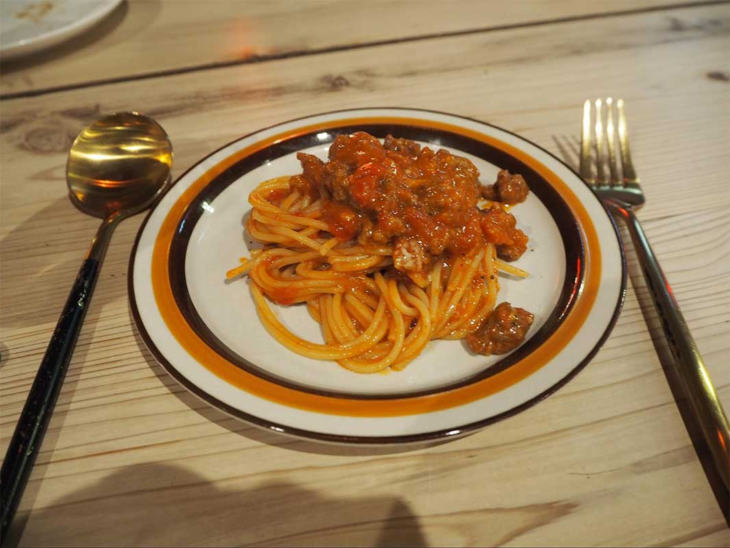 KOZAの夜はせんべろだけじゃない。気分はドイツ、そしてフランス！？Butcher Grill&Barでオトナ女子会。〜喜友名ひとみの酒場巡り〜（沖縄市）