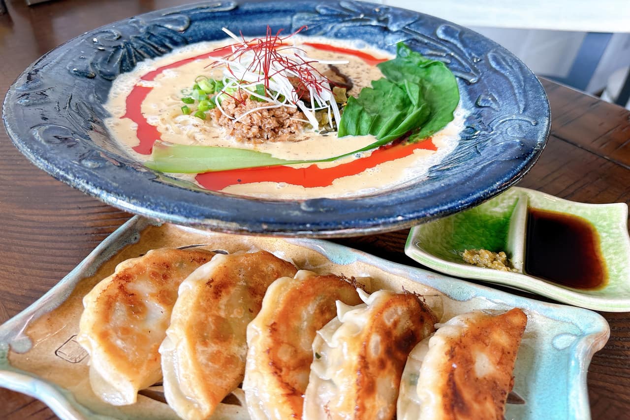 麺屋こうじ・田代浩二監修・超濃厚豆乳スープが決め手の坦々麺を「Plant-Based Restaurant がじまる」で味わってみて（恩納村）