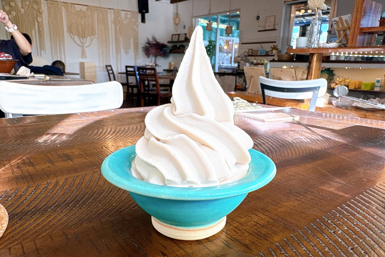 麺屋こうじ・田代浩二監修・超濃厚豆乳スープが決め手の坦々麺を「Plant-Based Restaurant がじまる」で味わってみて（恩納村）