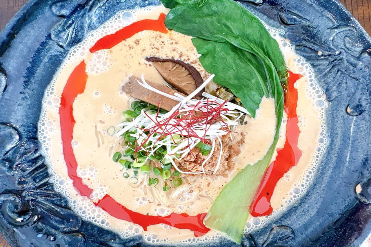 麺屋こうじ・田代浩二監修・超濃厚豆乳スープが決め手の坦々麺を「Plant-Based Restaurant がじまる」で味わってみて（恩納村）