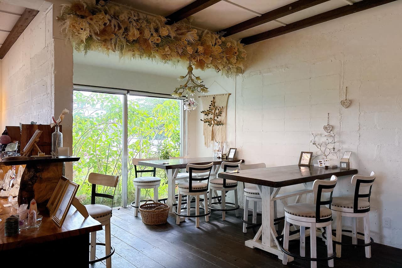 麺屋こうじ・田代浩二監修・超濃厚豆乳スープが決め手の坦々麺を「Plant-Based Restaurant がじまる」で味わってみて（恩納村）