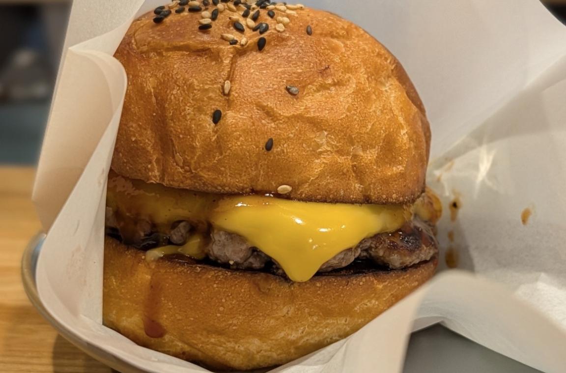 妥協なし！こだわりが詰まったバーガー＆ドライフラワーショップ「der BURG（デアブルグ）」＆「lily ronde（リリーロンド）」（沖縄市）