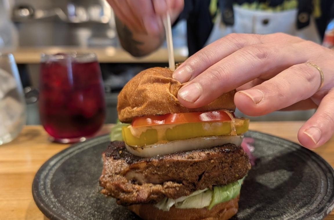 妥協なし！こだわりが詰まったバーガー＆ドライフラワーショップ「der BURG（デアブルグ）」＆「lily ronde（リリーロンド）」（沖縄市）