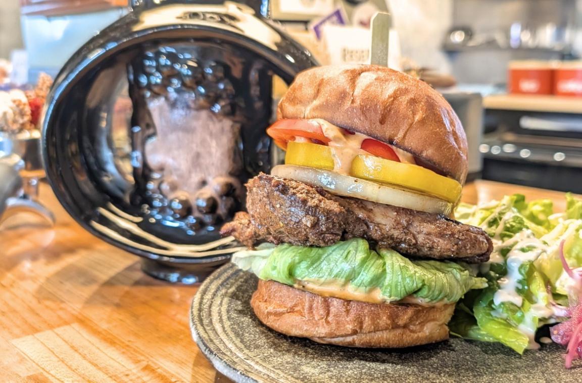 妥協なし！こだわりが詰まったバーガー＆ドライフラワーショップ「der BURG（デアブルグ）」＆「lily ronde（リリーロンド）」（沖縄市）