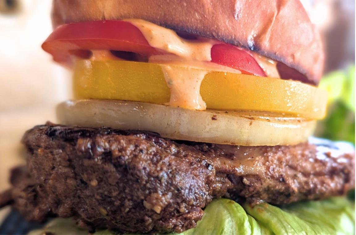 妥協なし！こだわりが詰まったバーガー＆ドライフラワーショップ「der BURG（デアブルグ）」＆「lily ronde（リリーロンド）」（沖縄市）