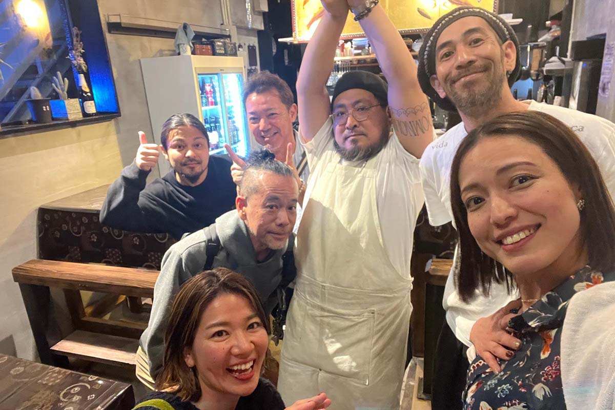 沖縄県産の”マッシュルーム”がアツい！路地裏酒場で東京仕込み「キッポとビダロカ」で上品に！〜喜友名ひとみの酒場巡り〜