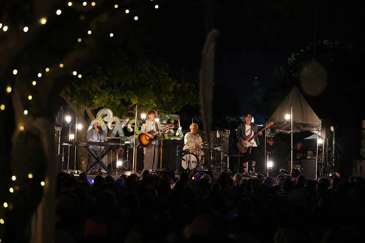 楽園のような祝祭がいまはじまった。「HY SKY Fes 2026 」DAY1 若手から百戦錬磨のベテランまでが一本のタスキを繋ぐ