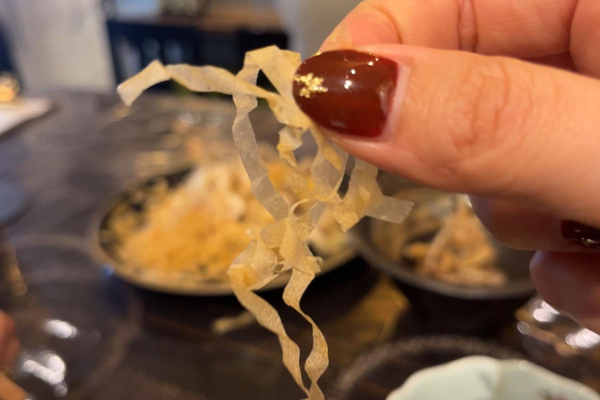 沖縄県産の”マッシュルーム”がアツい！路地裏酒場で東京仕込み「キッポとビダロカ」で上品に！〜喜友名ひとみの酒場巡り〜