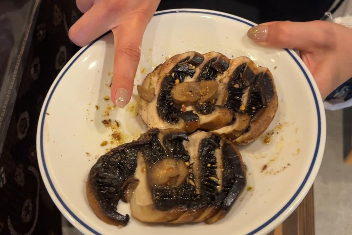 沖縄県産の”マッシュルーム”がアツい！路地裏酒場で東京仕込み「キッポとビダロカ」で上品に！〜喜友名ひとみの酒場巡り〜