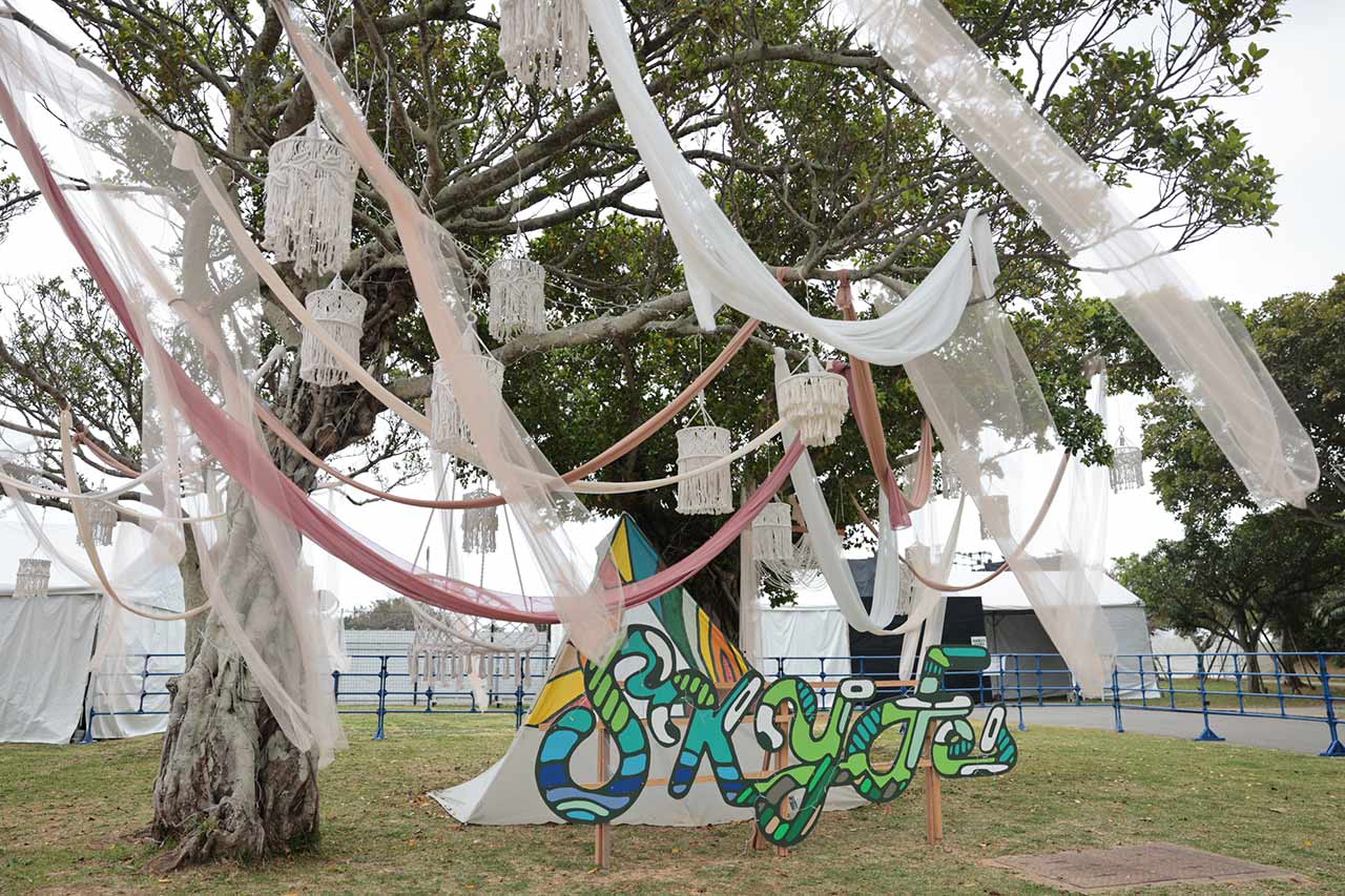 楽園のような祝祭がいまはじまった。「HY SKY Fes 2026 」DAY1 若手から百戦錬磨のベテランまでが一本のタスキを繋ぐ