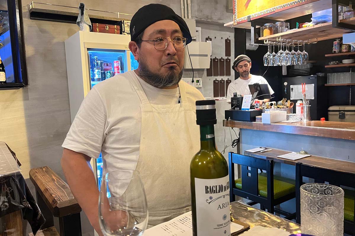 沖縄県産の”マッシュルーム”がアツい！路地裏酒場で東京仕込み「キッポとビダロカ」で上品に！〜喜友名ひとみの酒場巡り〜