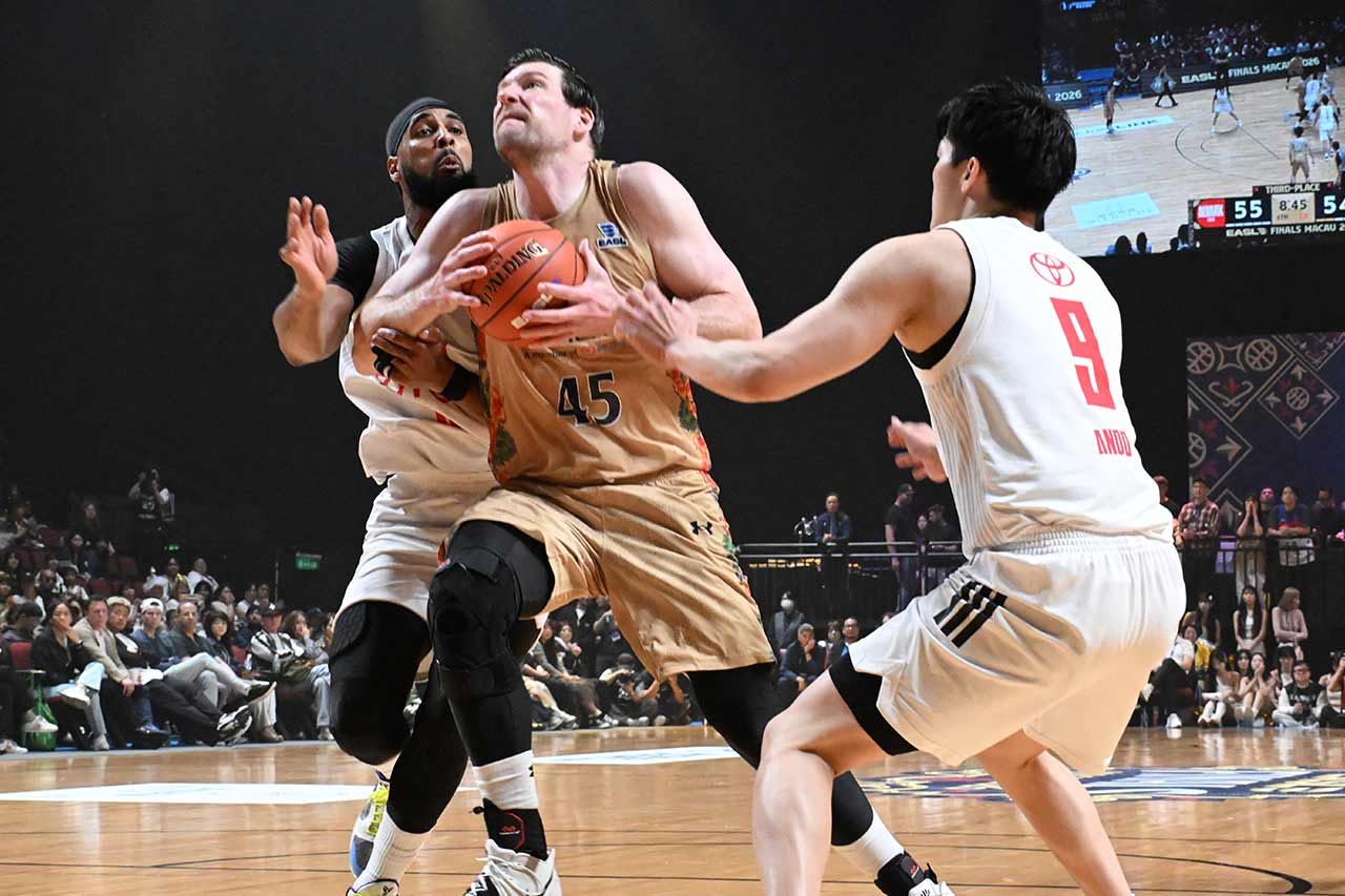 「少し遅めにすれば…」残り7秒の逆転“急停止レイアップ”、EASLの笛に適応した佐土原遼の一歩目…キングス過去最高の3位