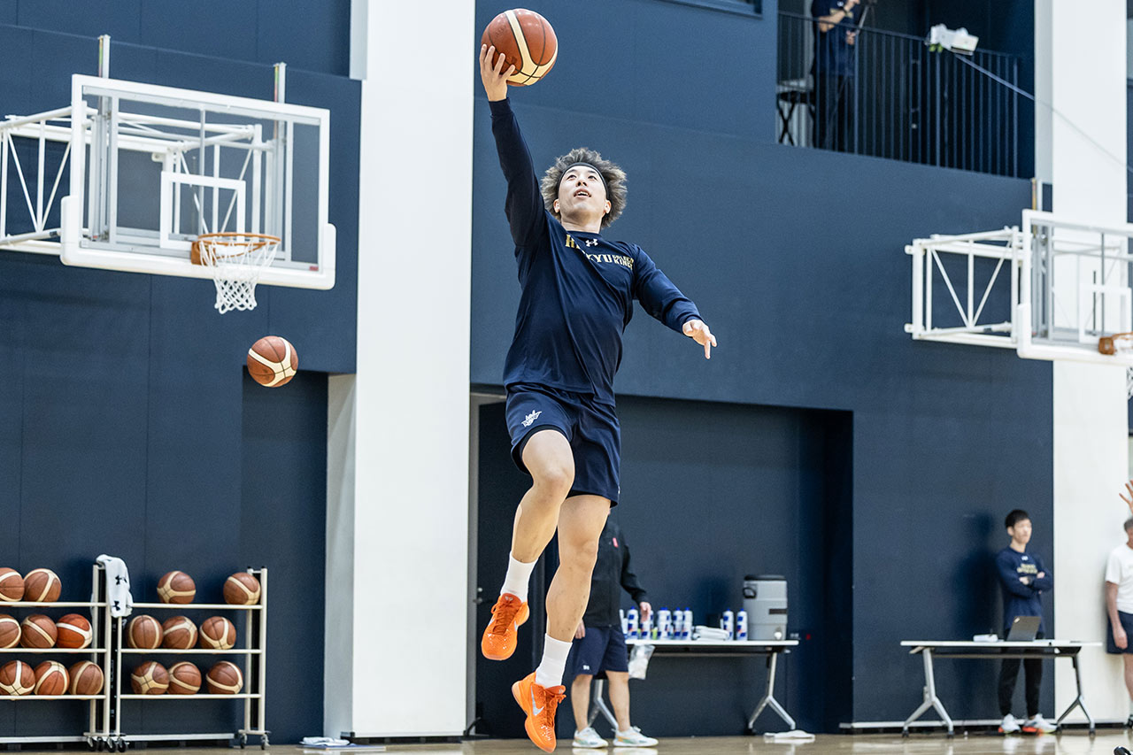 帰ってきた「キングスの桶谷大」HC兼任の“難しさと収穫”とは…小野寺祥太は日本代表戦から刺激、正念場の5試合へ