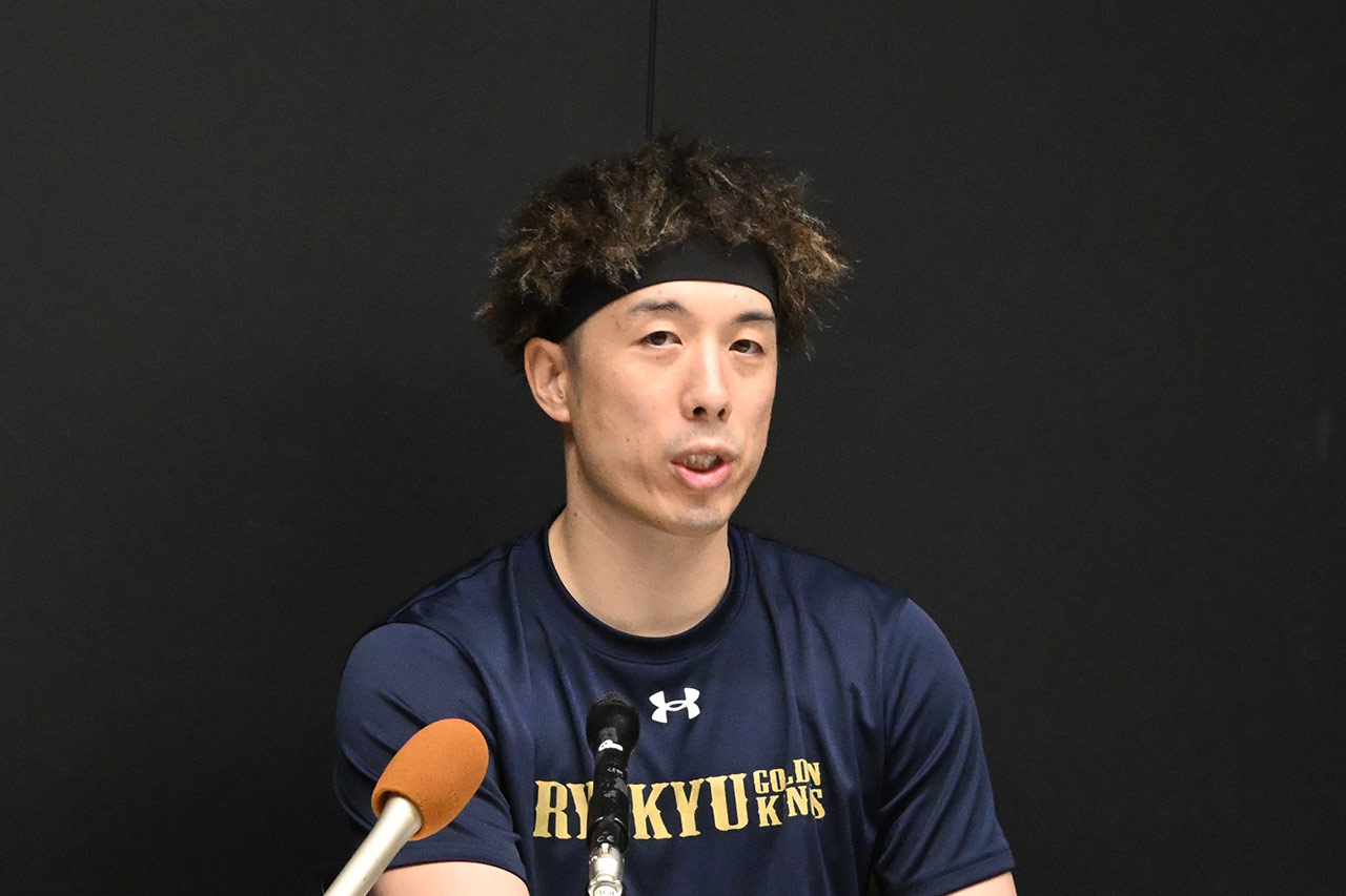 帰ってきた「キングスの桶谷大」HC兼任の“難しさと収穫”とは…小野寺祥太は日本代表戦から刺激、正念場の5試合へ