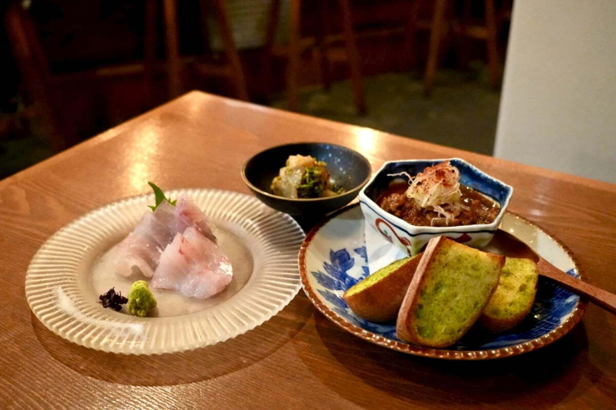 日本一のナポリタンがここに！“かなり安い”も嘘じゃない！うまい創作料理と遊び心にあふれる、大人のファミレス「飯ト寿小やじ」（那覇市）