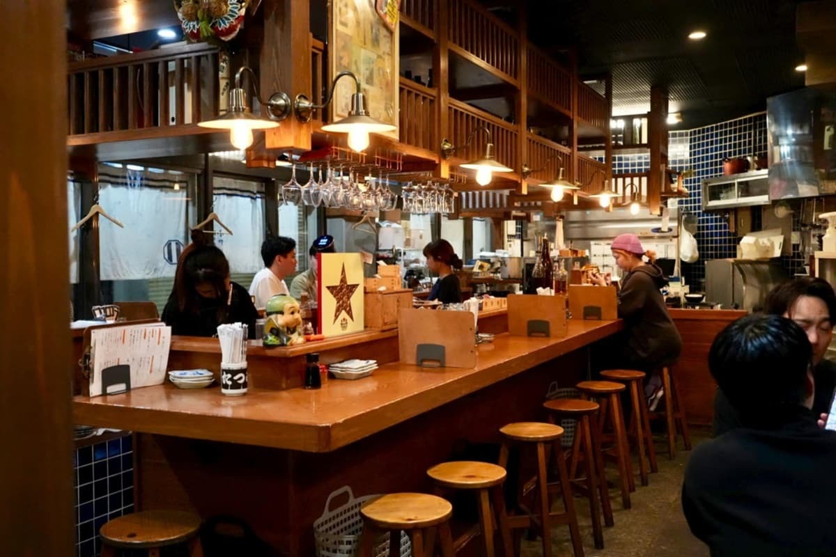 日本一のナポリタンがここに！“かなり安い”も嘘じゃない！うまい創作料理と遊び心にあふれる、大人のファミレス「飯ト寿小やじ」（那覇市）