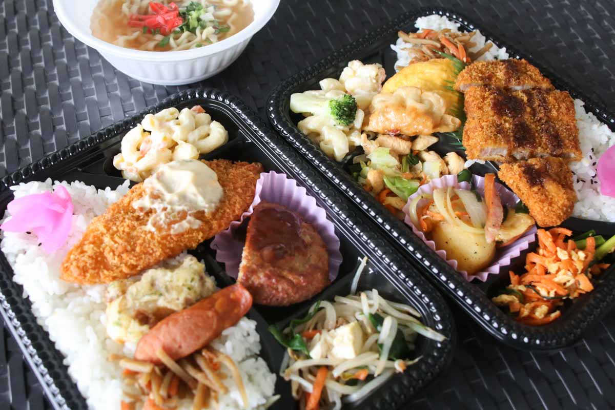 メインも副菜も絶品なうちなー弁当＆120円そば＆激安天ぷらに感動！地元民に愛される「宮城スーパー」の魅力（那覇市）