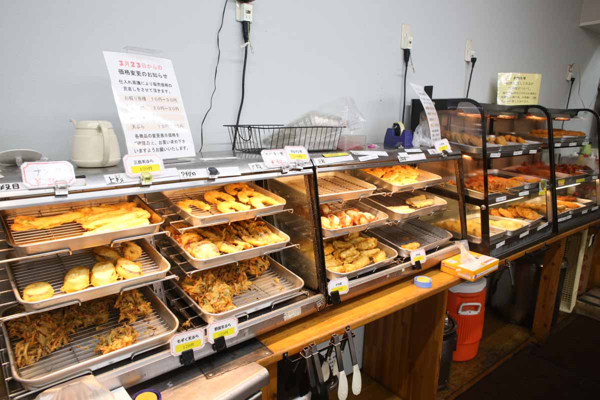 メインも副菜も絶品なうちなー弁当＆120円そば＆激安天ぷらに感動！地元民に愛される「宮城スーパー」の魅力（那覇市）