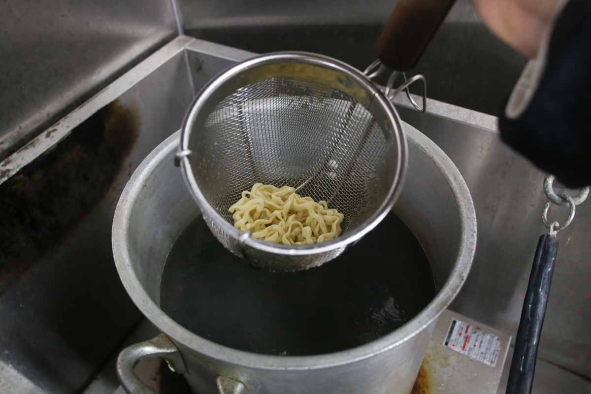 メインも副菜も絶品なうちなー弁当＆120円そば＆激安天ぷらに感動！地元民に愛される「宮城スーパー」の魅力（那覇市）