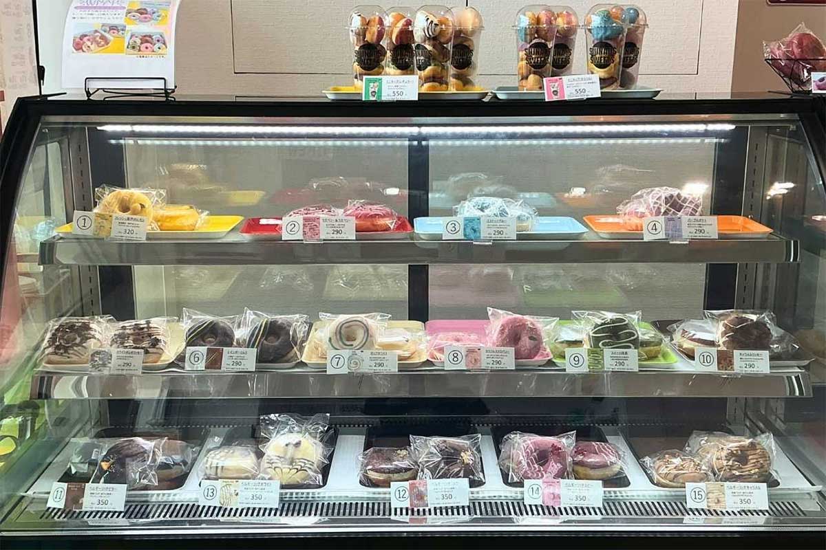 無添加なのにカラフル！？かわいいが溢れるドーナツ「シウナススイーツ沖縄本店」の人気の秘密（宜野湾市）