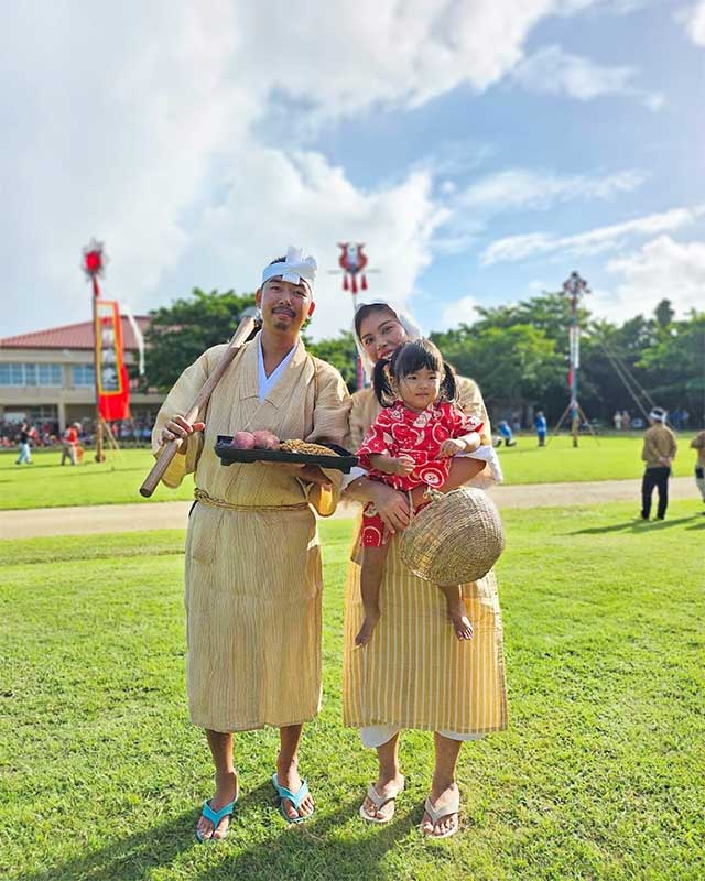 関東から竹富島に移住。授かった子どもたちと共に島の自然を満喫しながら暮らす。『教えて島暮らし〜沖縄移住者の声〜』