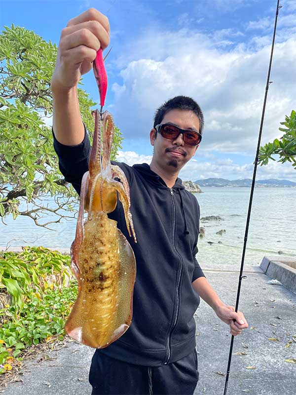 関東から竹富島に移住。授かった子どもたちと共に島の自然を満喫しながら暮らす。『教えて島暮らし〜沖縄移住者の声〜』