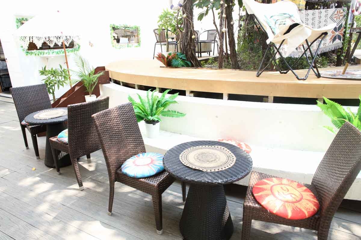 国際通りにNEWオアシス誕生！「CAFE NICA」のガジュマルテラスで味わう具だくさんスペシャルアサイーと自家製アボカドタコライス（那覇市）