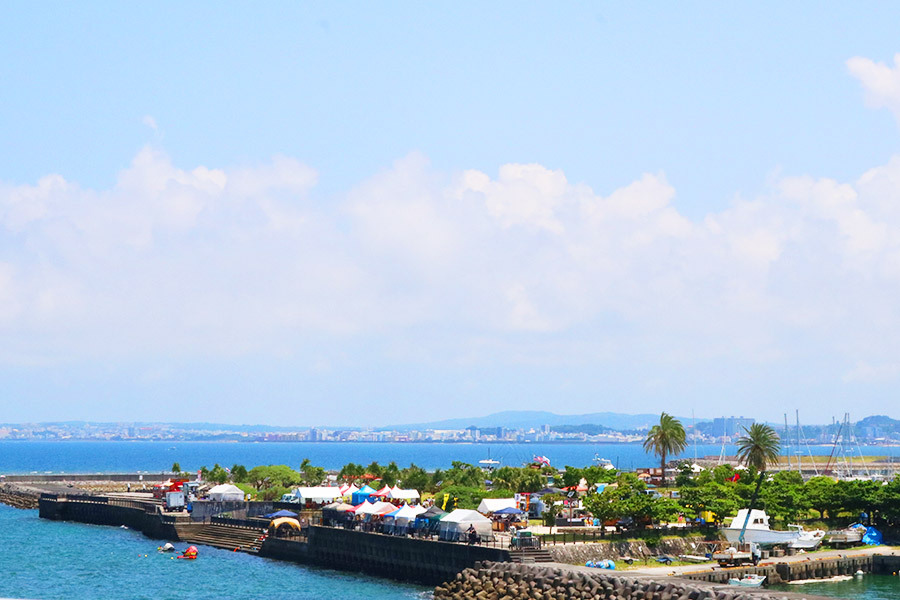 ここでしか食べれない。飲めない。体験できない… 沖縄のグルメ＆クラフト36店が集結 OKINAWA FOOD FLEA vol.27（宜野湾市）