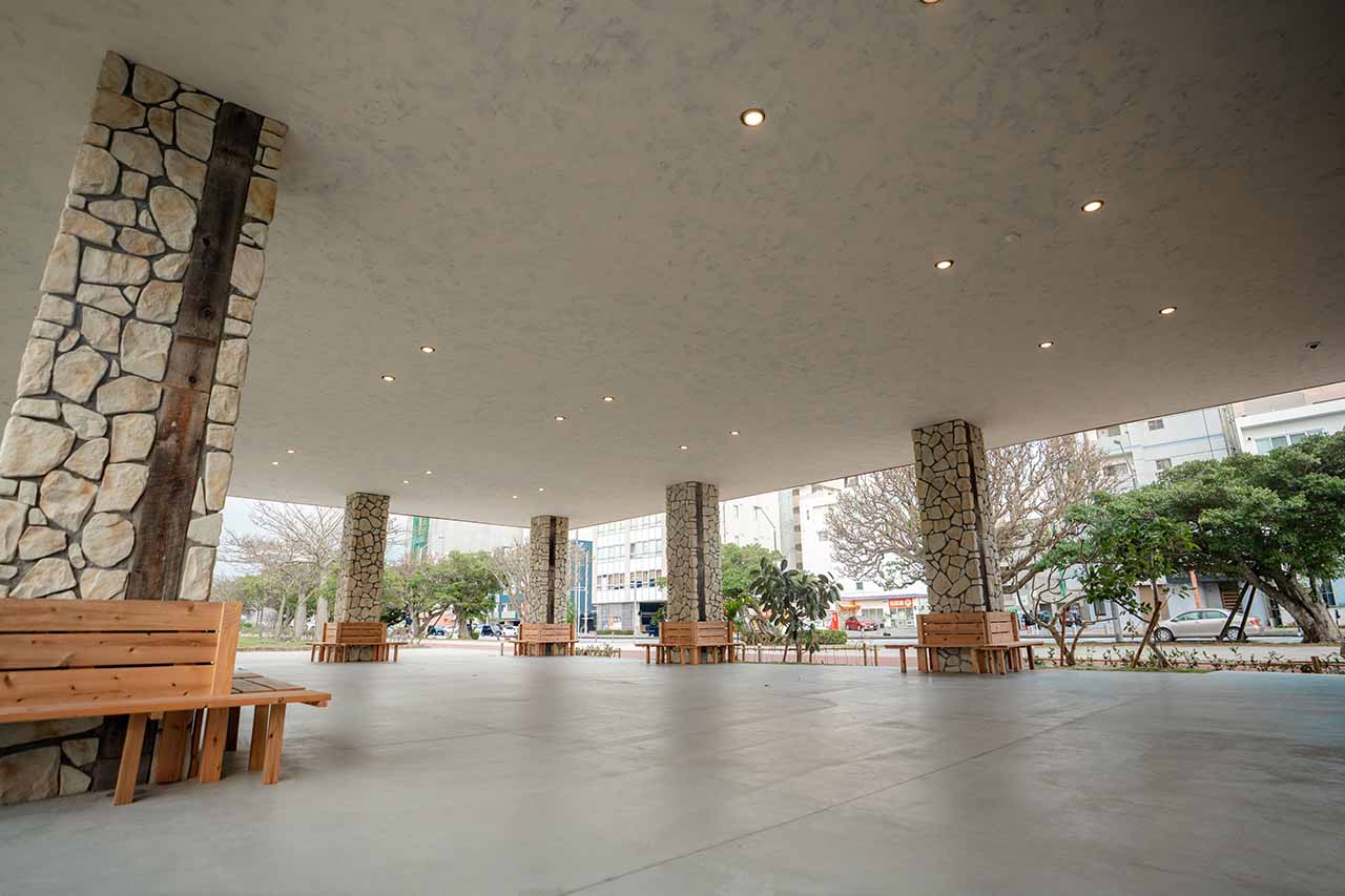 那覇に“いちばん近いハワイ”が誕生！「コナズ珈琲 那覇新都心公園店」五感で楽しむ体験メニューとは？（那覇市）