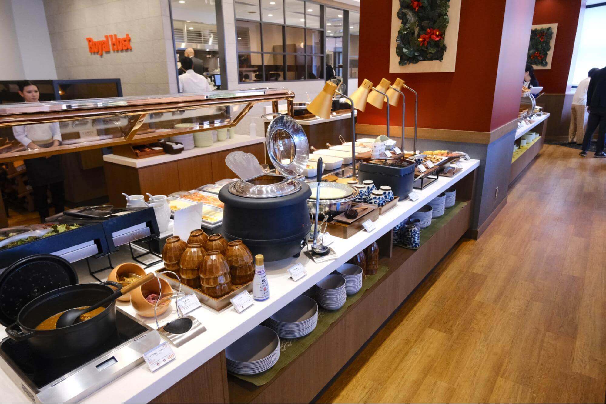 4/3オープン！ロイヤルホストが国際通りに登場！ここでしか味わえない“ご当地メニュー”満載の朝食ビュッフェには沖縄素材が目白押し