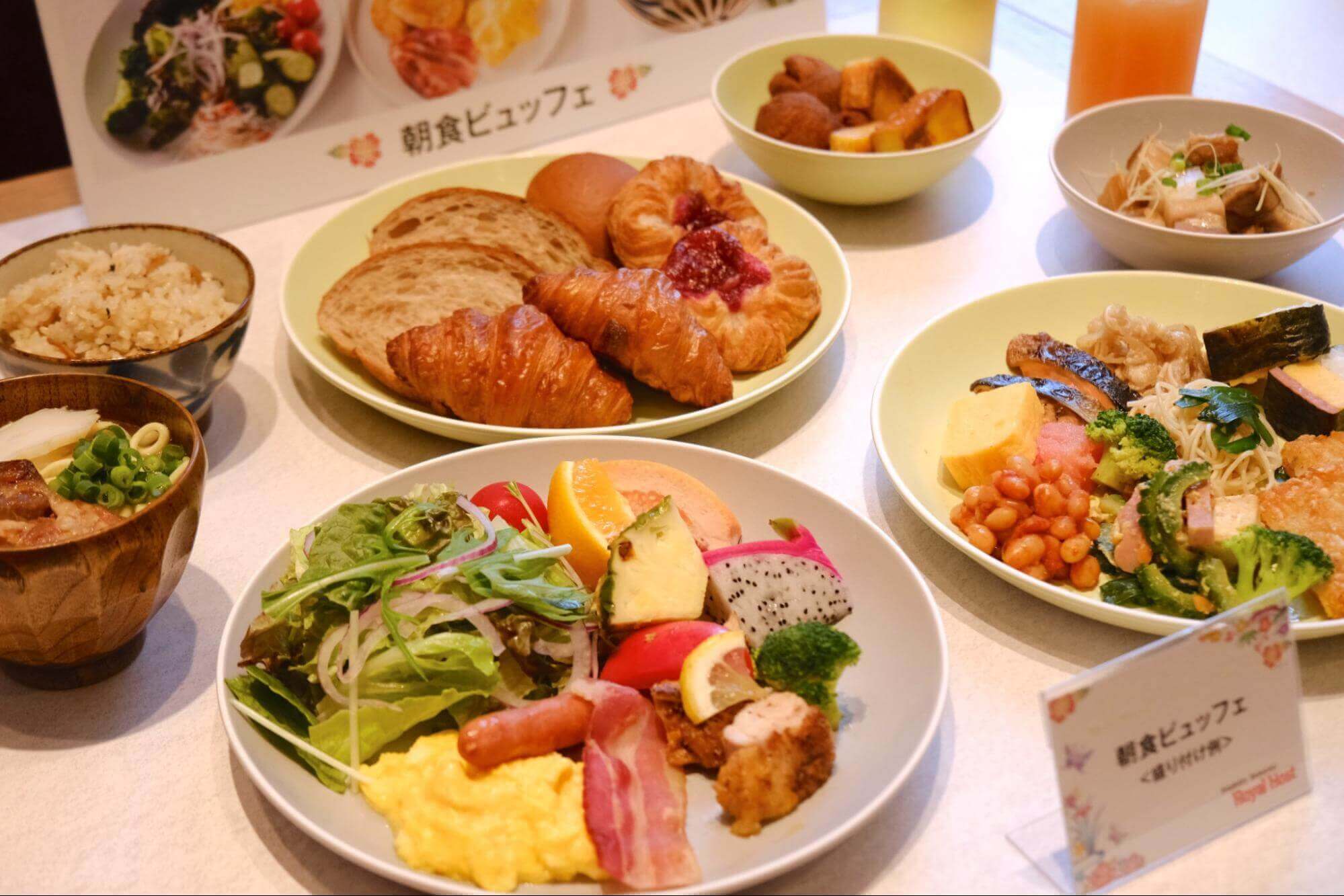4/3オープン！ロイヤルホストが国際通りに登場！ここでしか味わえない“ご当地メニュー”満載の朝食ビュッフェには沖縄素材が目白押し