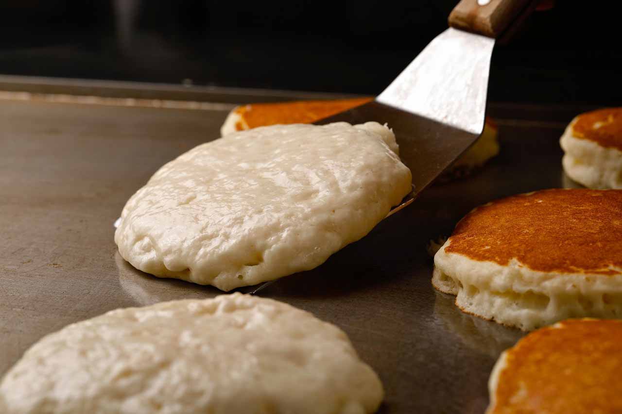 那覇に“いちばん近いハワイ”が誕生！「コナズ珈琲 那覇新都心公園店」五感で楽しむ体験メニューとは？（那覇市）