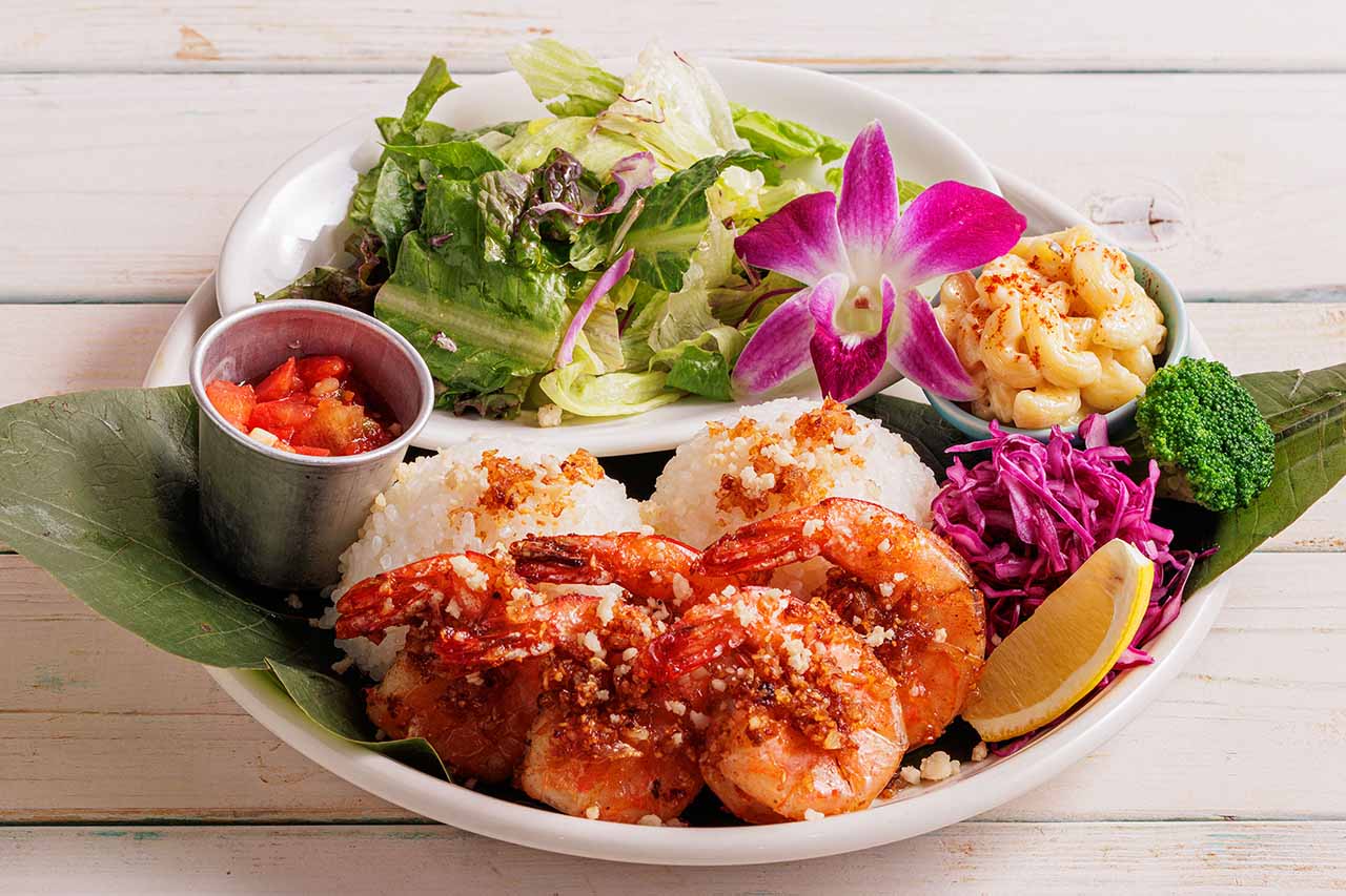 那覇に“いちばん近いハワイ”が誕生！「コナズ珈琲 那覇新都心公園店」五感で楽しむ体験メニューとは？（那覇市）