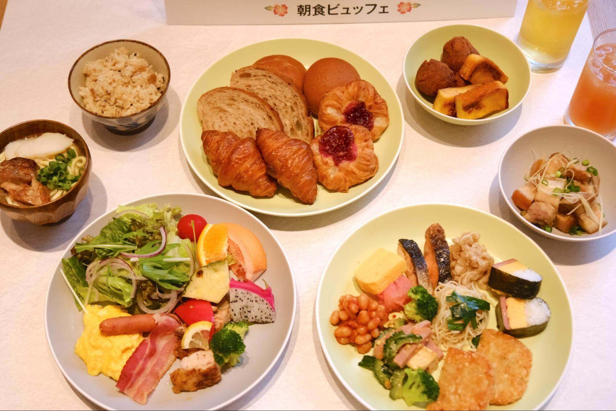 4/3オープン！ロイヤルホストが国際通りに登場！ここでしか味わえない“ご当地メニュー”満載の朝食ビュッフェには沖縄素材が目白押し