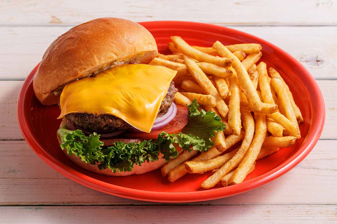 那覇に“いちばん近いハワイ”が誕生！「コナズ珈琲 那覇新都心公園店」五感で楽しむ体験メニューとは？（那覇市）