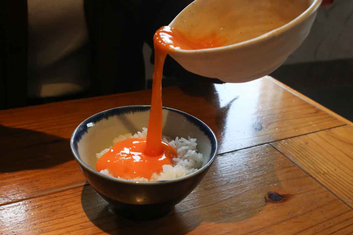 “これがいい”がある！泉崎にオープンした「食堂いずみ咲」で味わう厚切り刺身定食と至福の唐揚げ定食！幻の卵かけごはんも要チェック（那覇市）