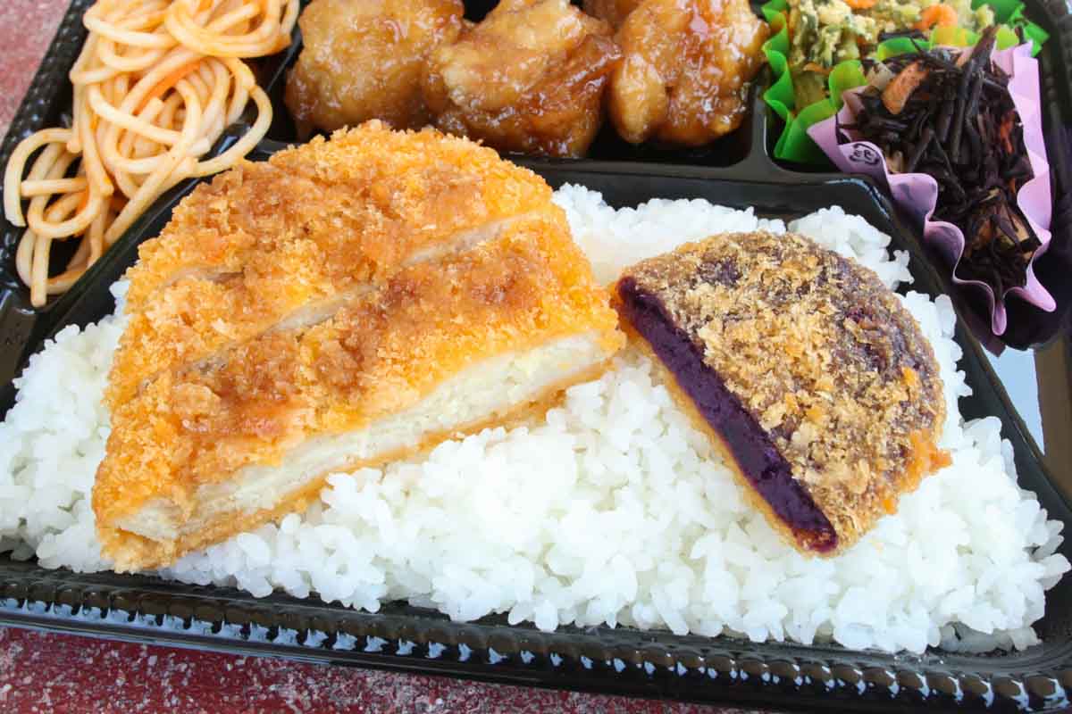 野菜とお肉の黄金バランス！新天地市場通りで見つけた「ミトチャキッチン」の具だくさん＆絶品うちなー弁当（那覇市）