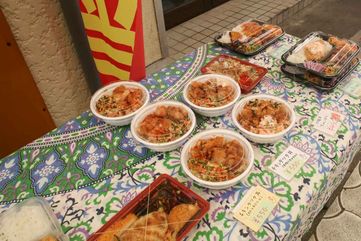 野菜とお肉の黄金バランス！新天地市場通りで見つけた「ミトチャキッチン」の具だくさん＆絶品うちなー弁当（那覇市）