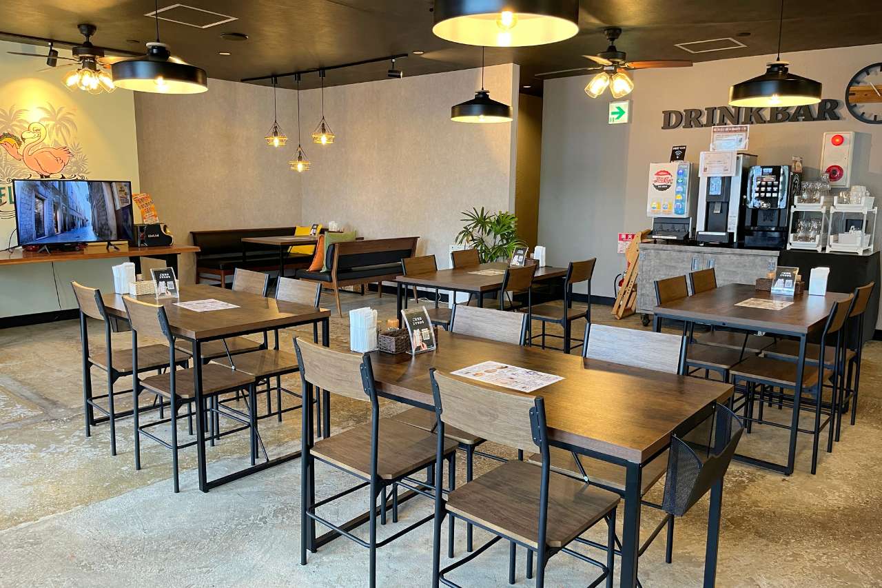 食べて、遊んで、大満足！「okinawan tacos FLAMINGO」で味わう、こだわりタコスとタコライス（宜野湾市）
