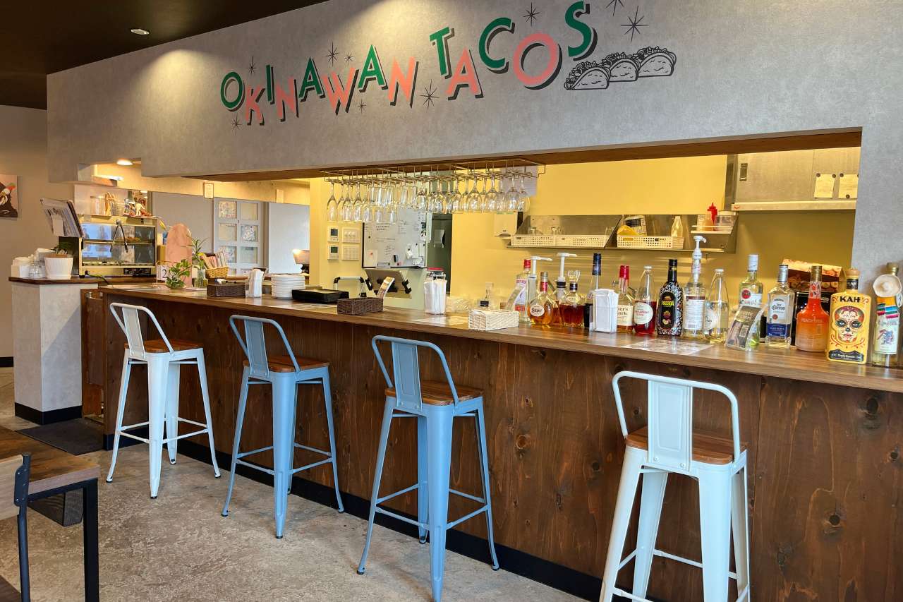 食べて、遊んで、大満足！「okinawan tacos FLAMINGO」で味わう、こだわりタコスとタコライス（宜野湾市）