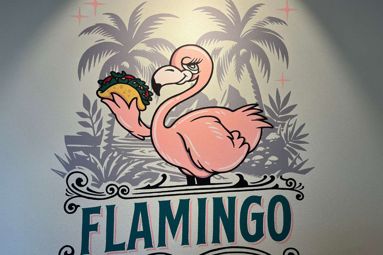 食べて、遊んで、大満足！「okinawan tacos FLAMINGO」で味わう、こだわりタコスとタコライス（宜野湾市）