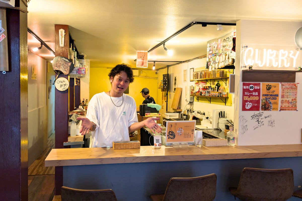 下北沢のDNAが沖縄で開花。スパイスと感性が共鳴する新たなカレー体験『Spice Studio るゥ～』（那覇）